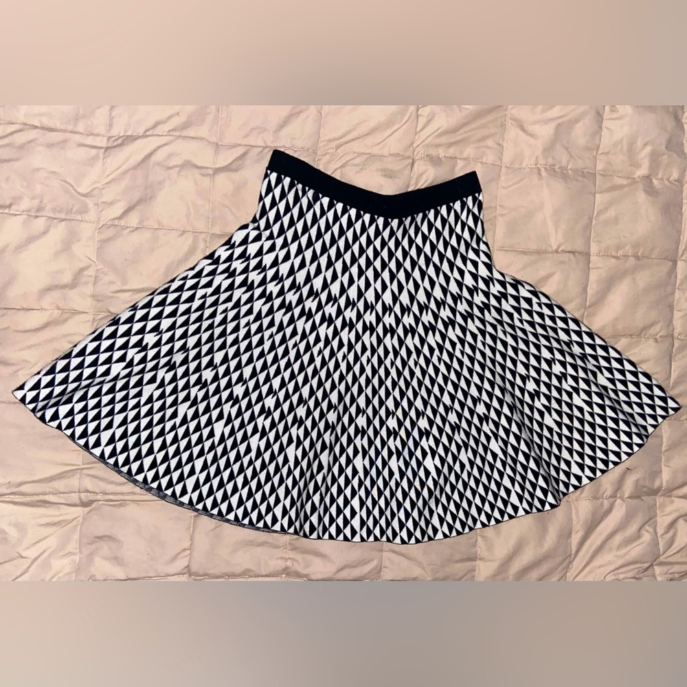 A-line fit & flare Skater Skirt.Retro Black/White Geometric design.Stretch knit.